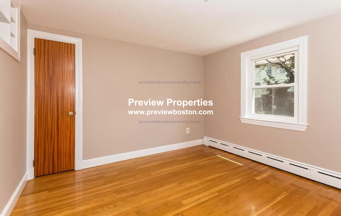 24 Bellamy St, Brighton