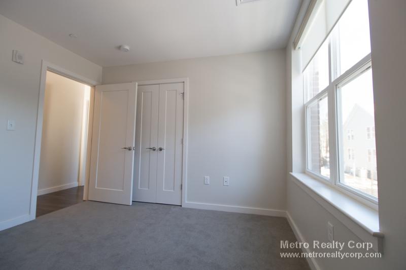 1 Whittemore Ave, North Cambridge