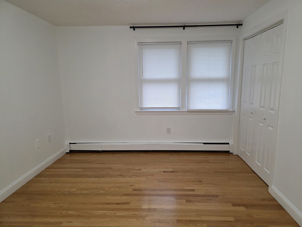 4 Hickey Dr, Framingham