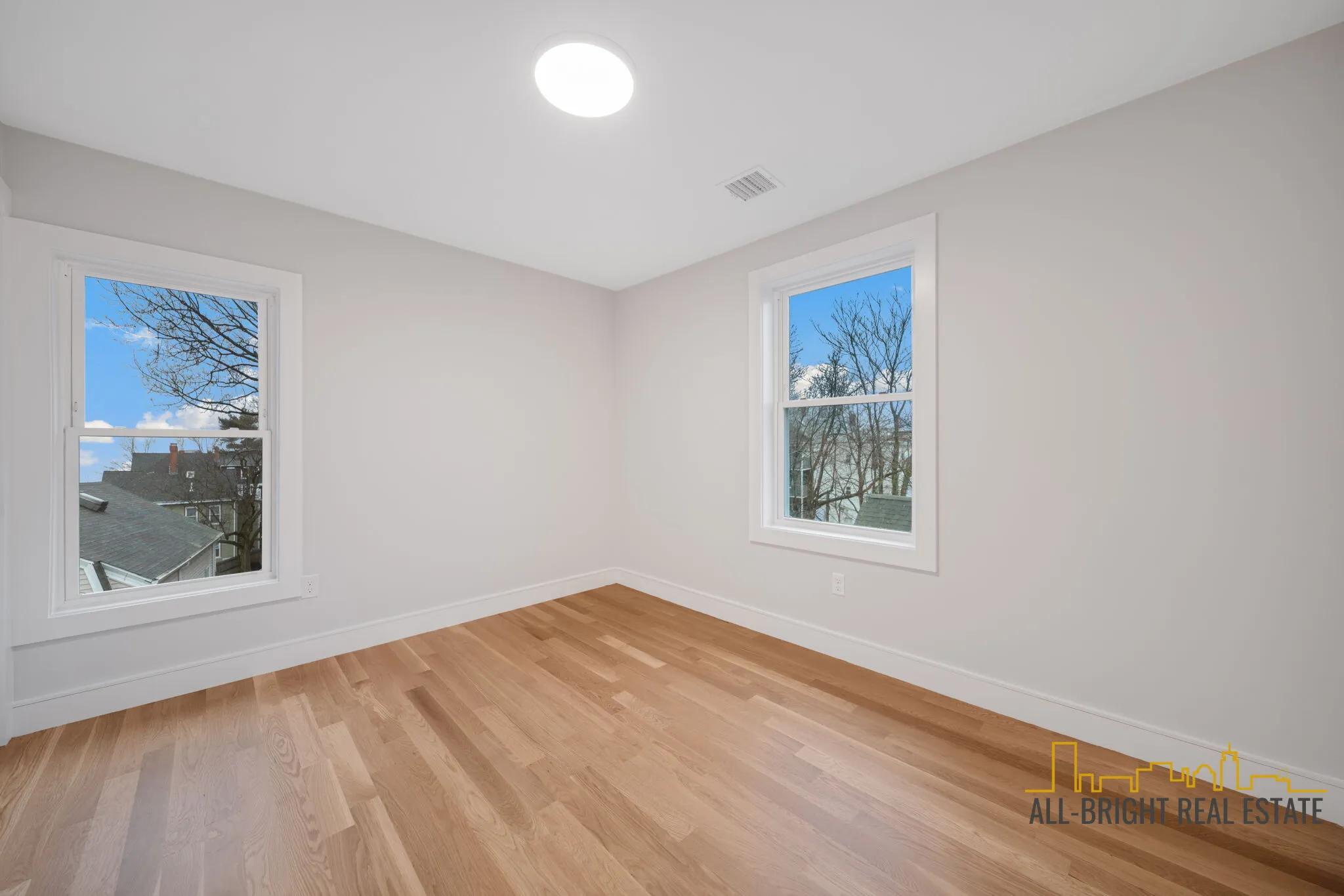 9 Wenham St, Jamaica Plain