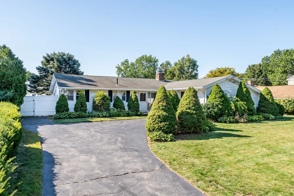 14 Rosslare Rd, Framingham