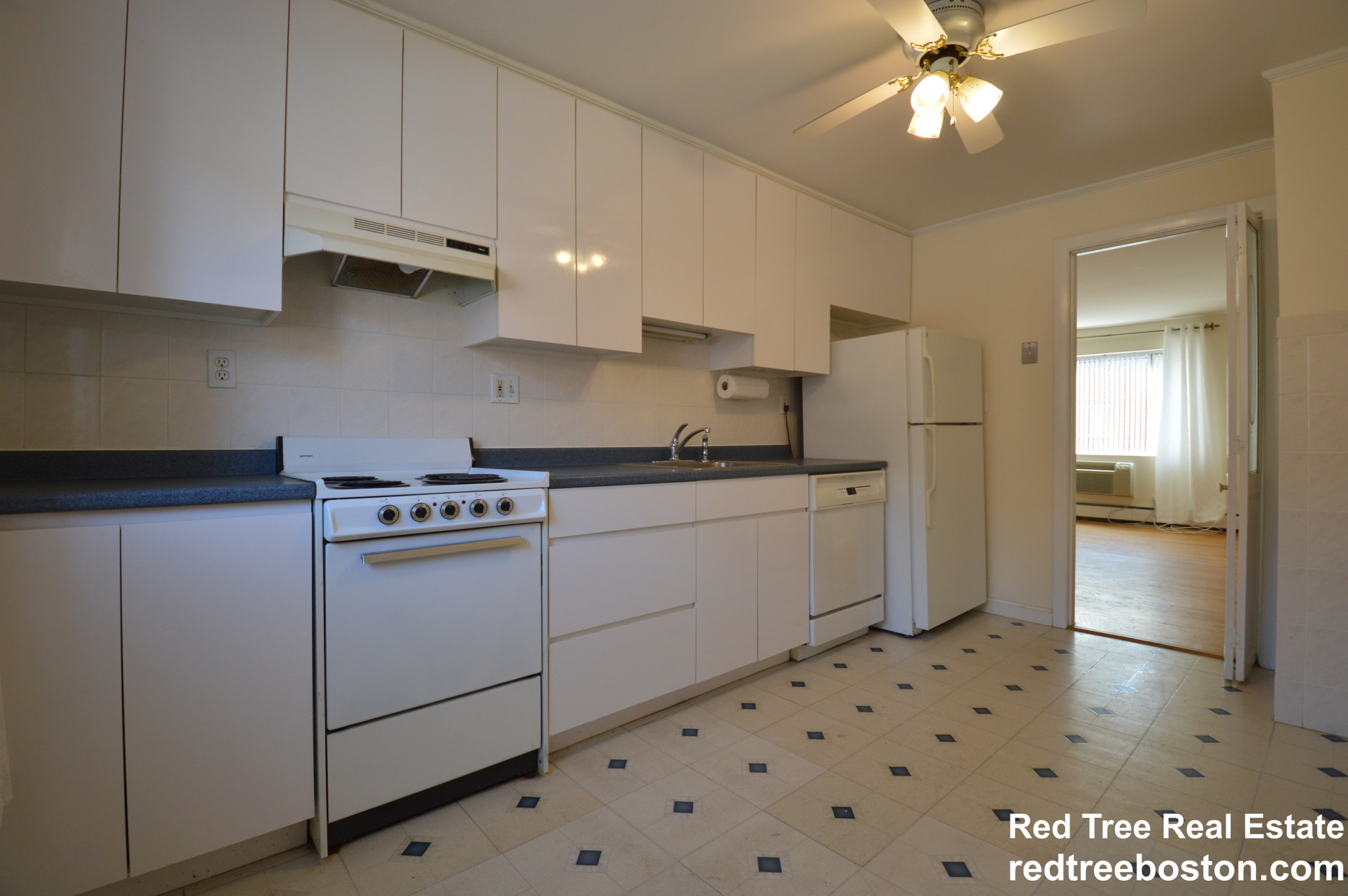 54 Bryon Rd, Chestnut Hill