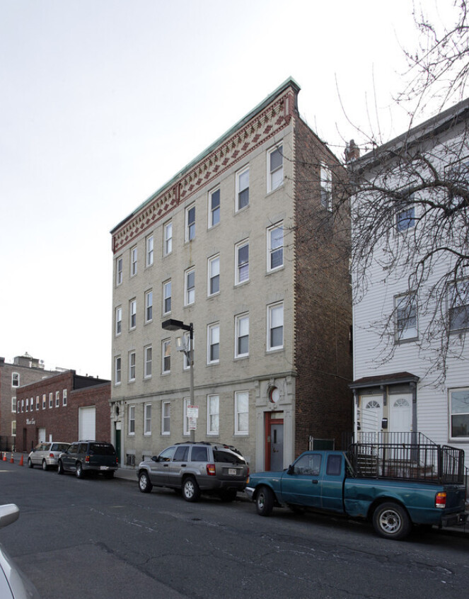 117 Orleans St, East Boston