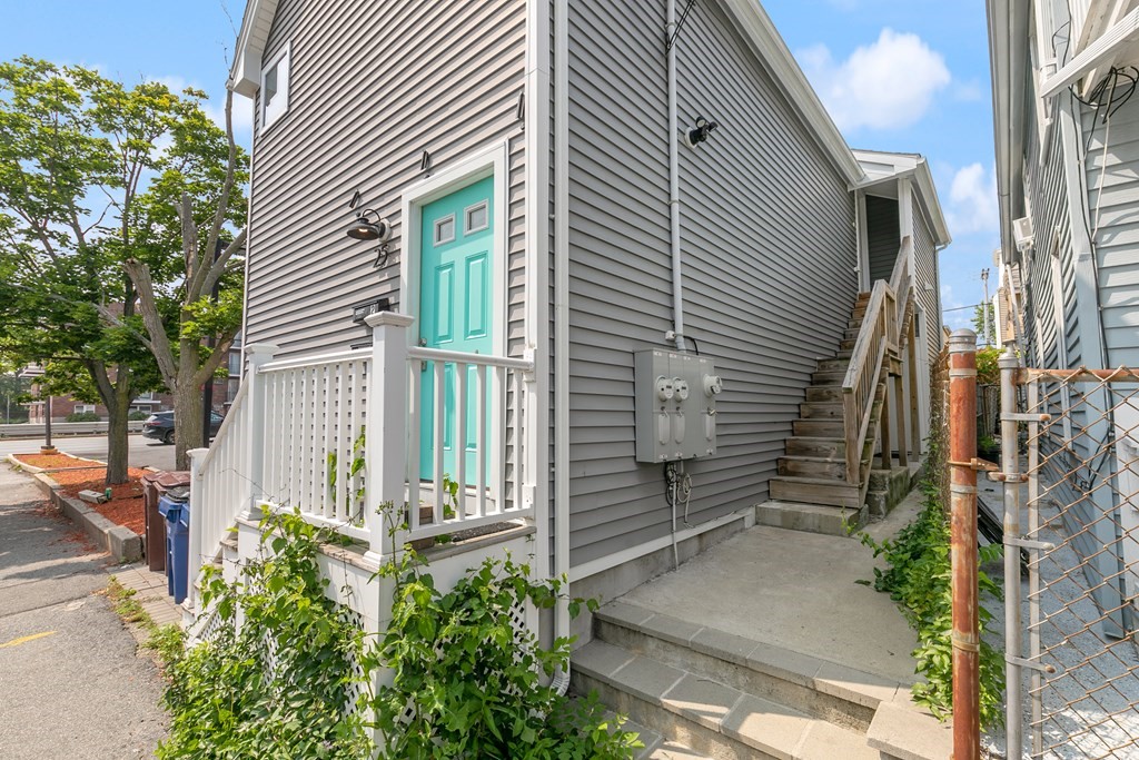 25 Beachland Ave, Revere Beach