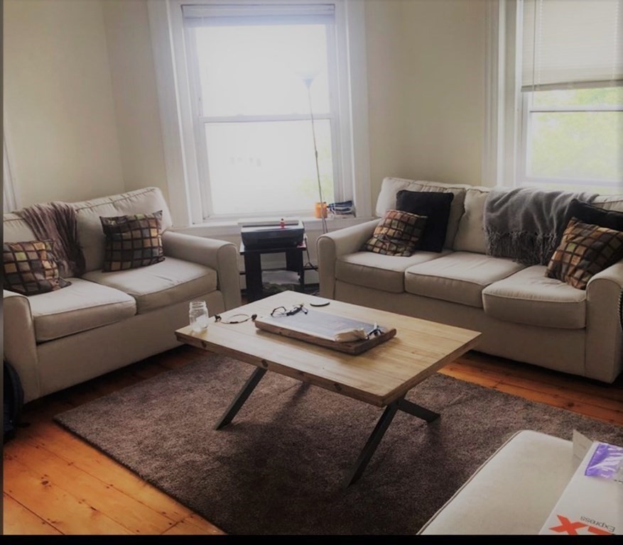 111 H St, South Boston