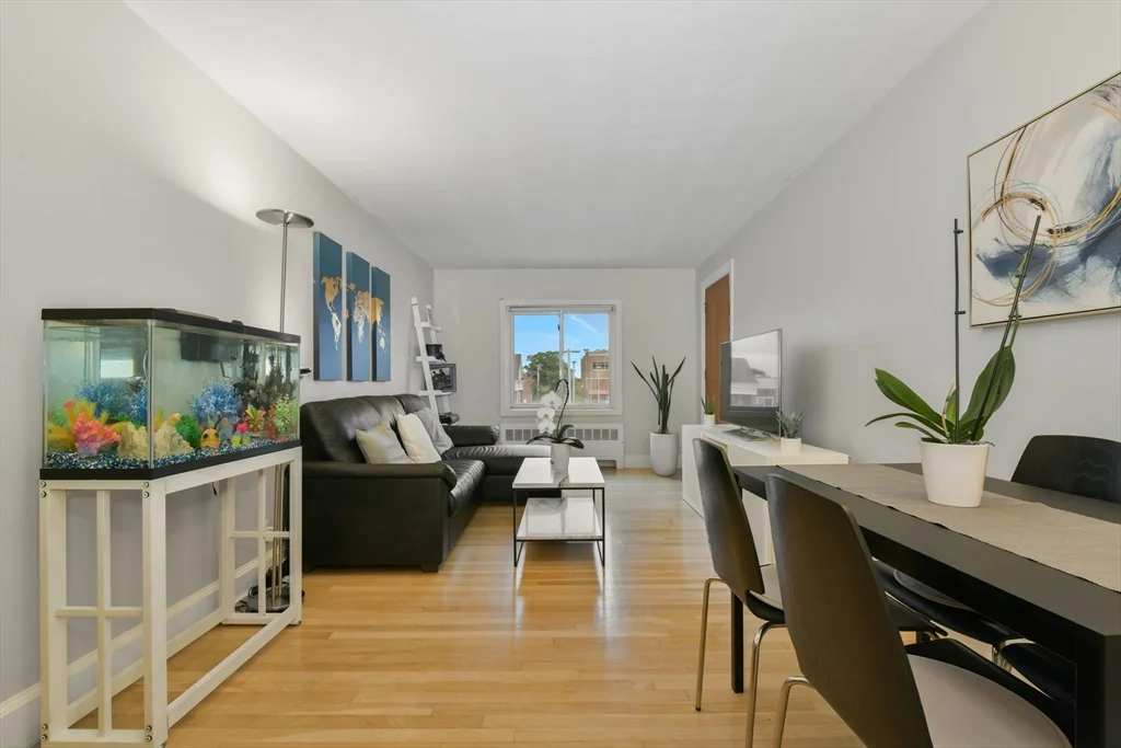 4635 Washington St, Roslindale