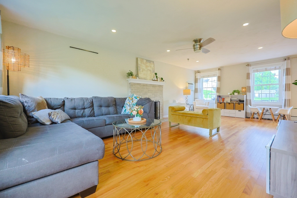 52 Galway Dr, North Attleboro