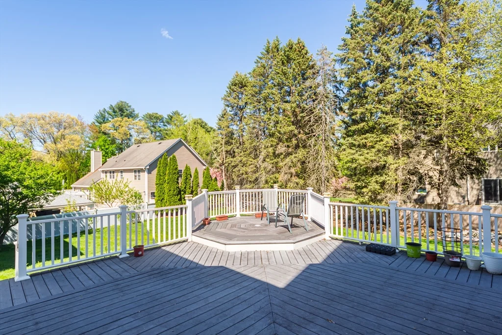 26 Pine St, Natick