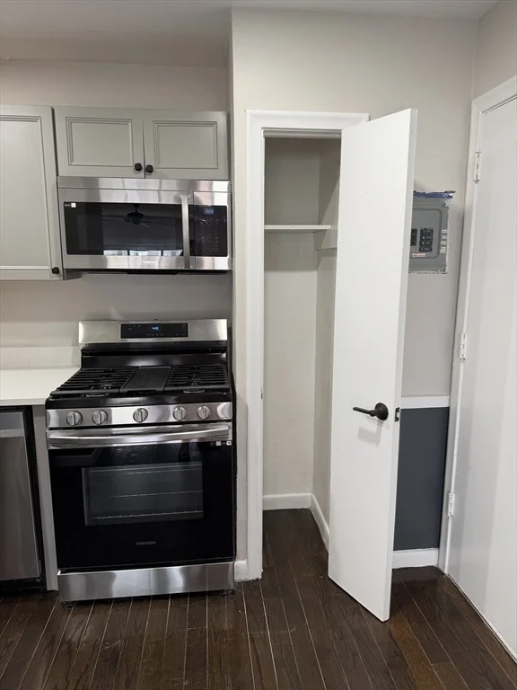 20 Dix, Dorchester