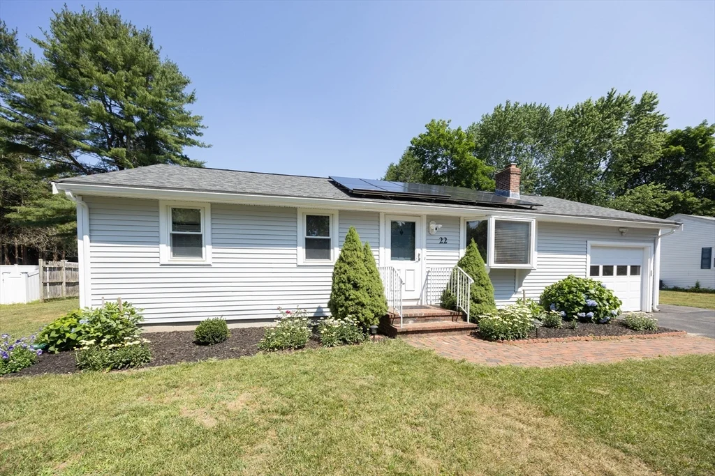 22 Suffolk Rd, Sharon