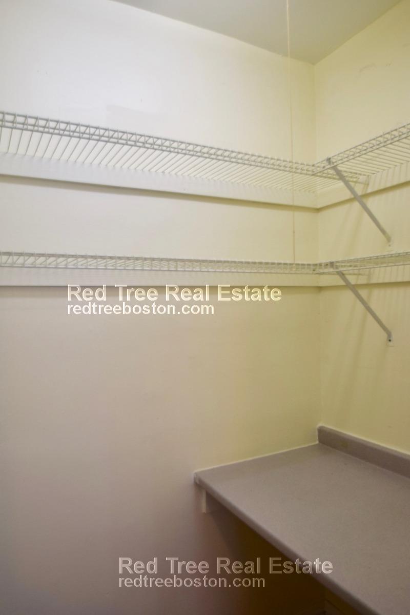 5 Barrows St, Allston