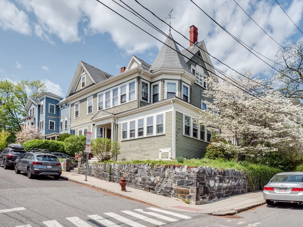 3 Monmouth St, Spring Hill