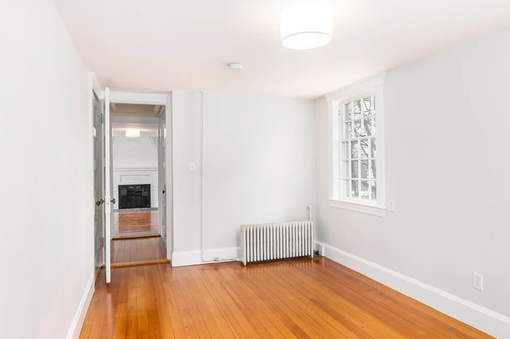 92 Farmers Row, Groton