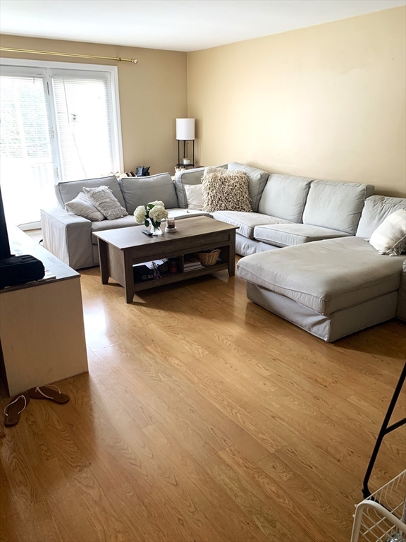 213 West 6th St, South Boston