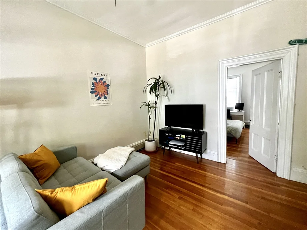 106 Magazine St, Cambridgeport