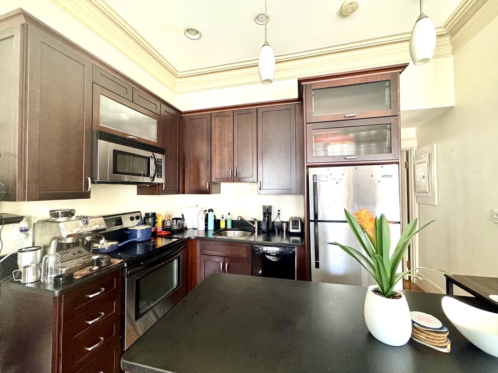 73 Charles St, Beacon Hill