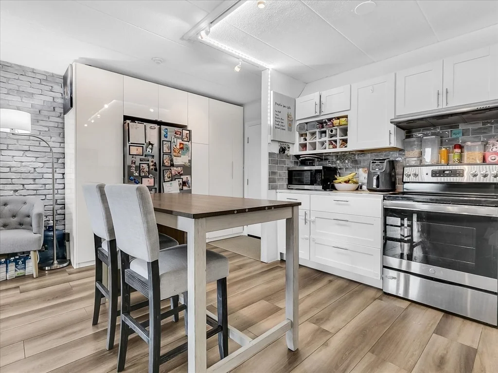 995 Massachusetts Ave, Arlington