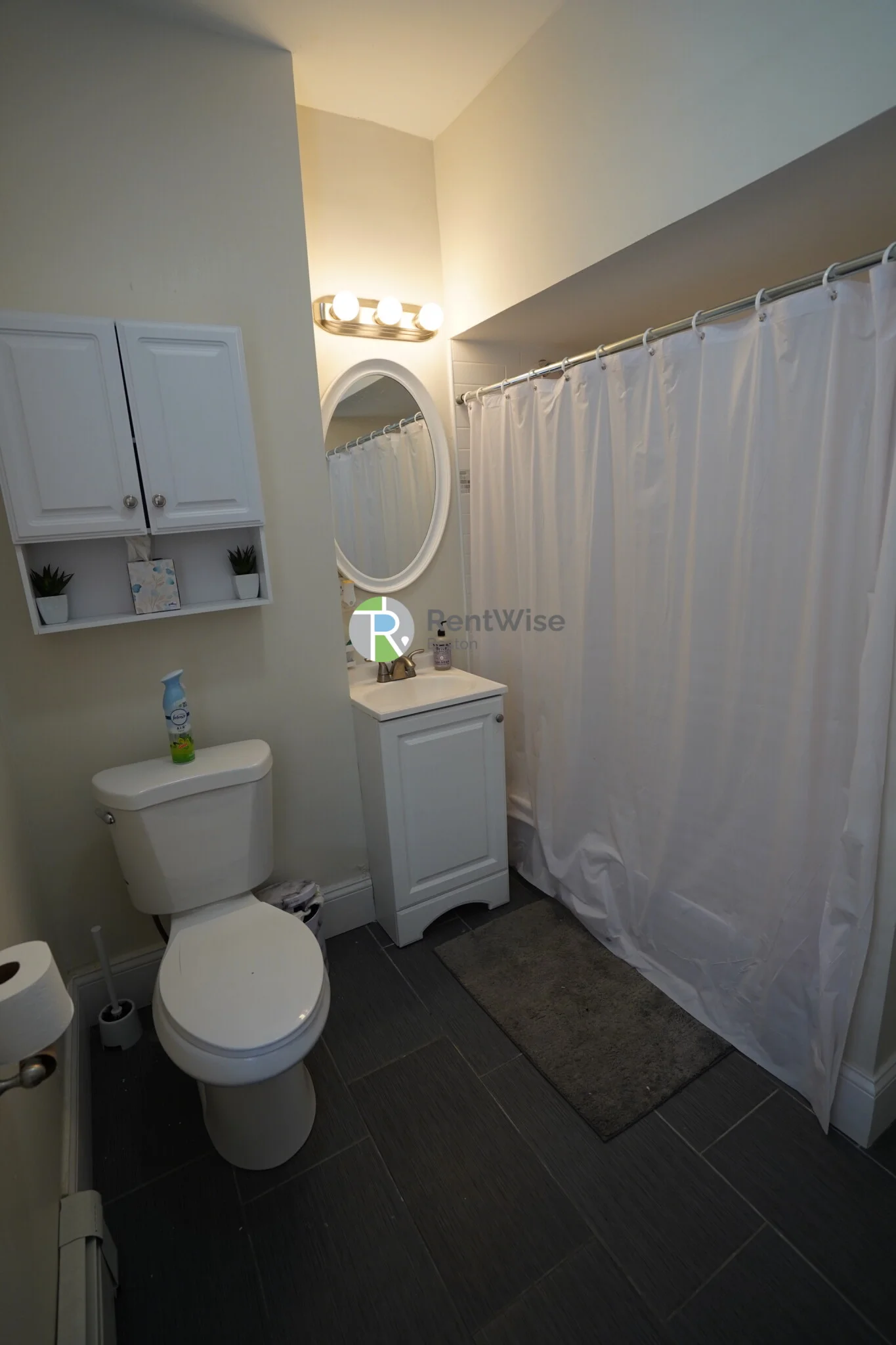 4 Ashford Ct, Allston