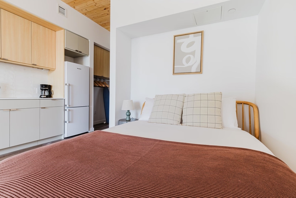 154 Broadway, East Somerville