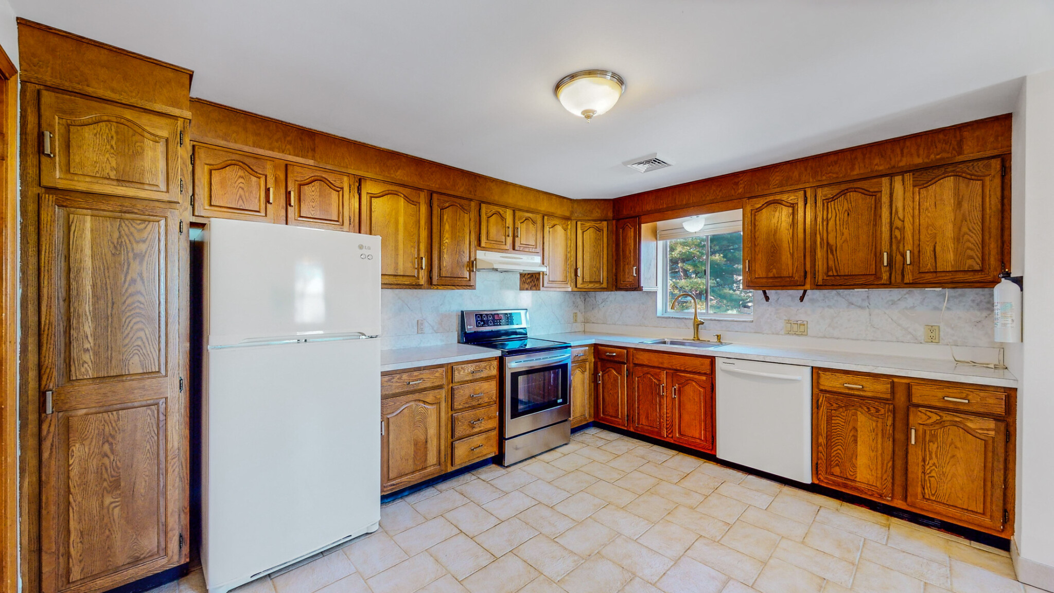 3 bed, 2 bath apartment for rent at 21 Ashmont Rd, Nonantum — photo 9 of 24