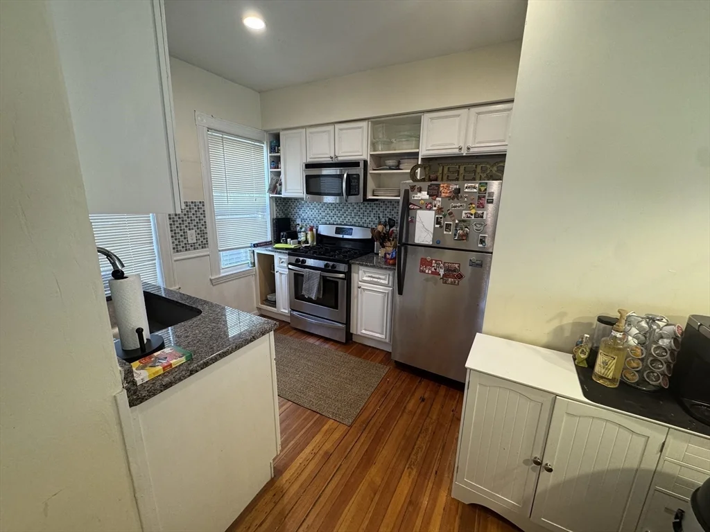 5 Oak Square Ave, Brighton