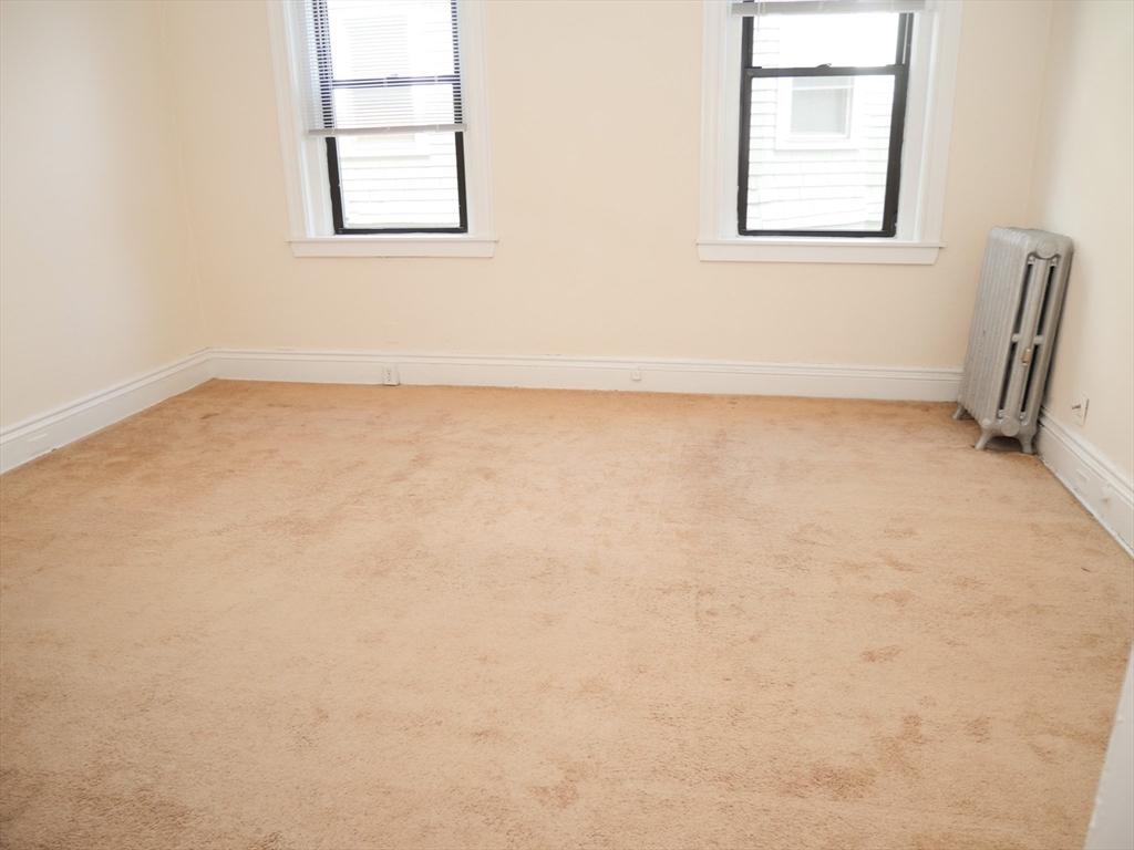 7 Naples Rd, North Brookline