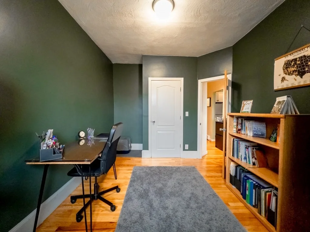 122 Day St, Jamaica Plain