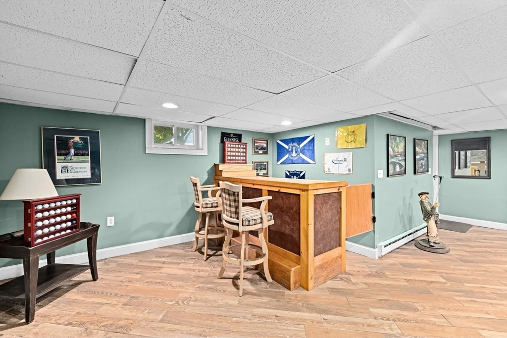 4 Country Dr, South Hingham