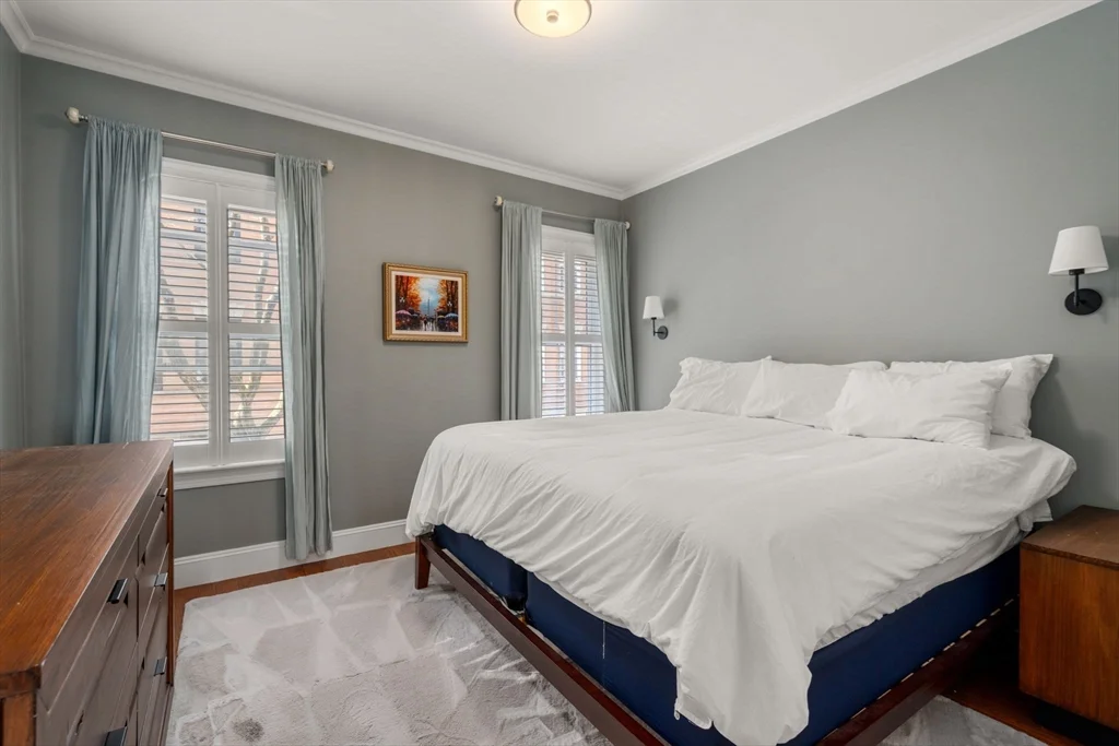 37 Mount Vernon St, Charlestown