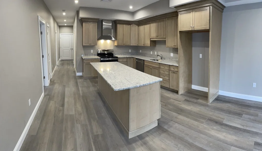 1 Brattle St, North Worcester