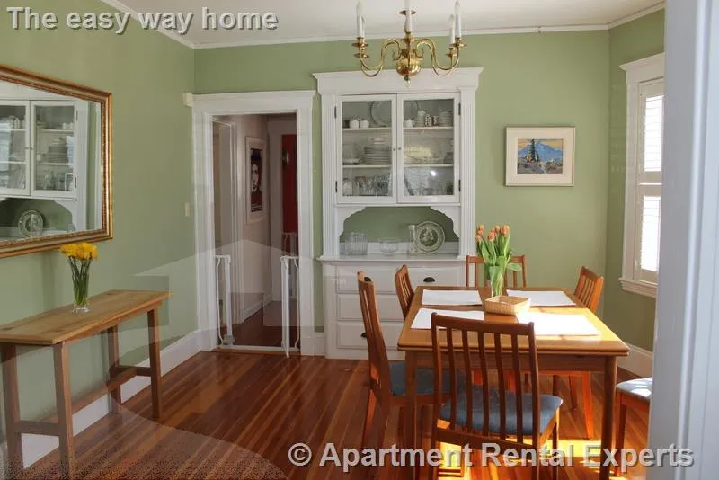 25 Leonard St, Davis Square