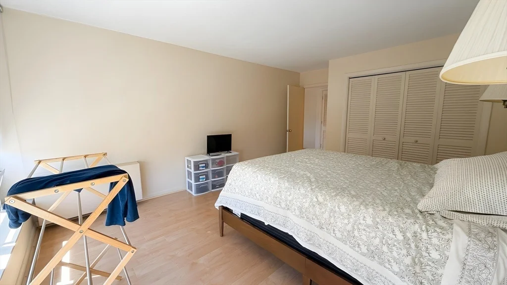 20 Hammond Pond Pkwy, Chestnut Hill