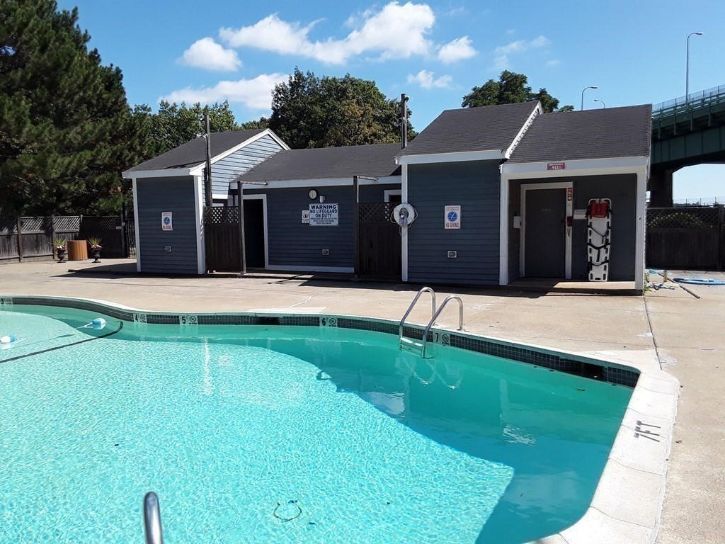 100 Captain's Row, Chelsea