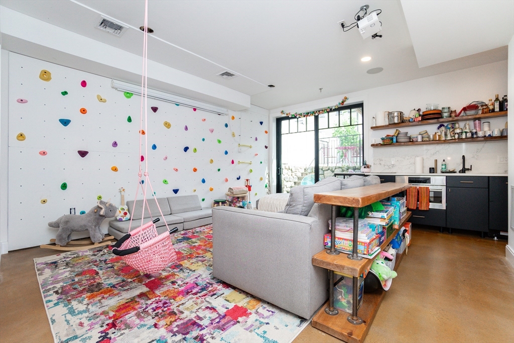 452 W 4th, South Boston