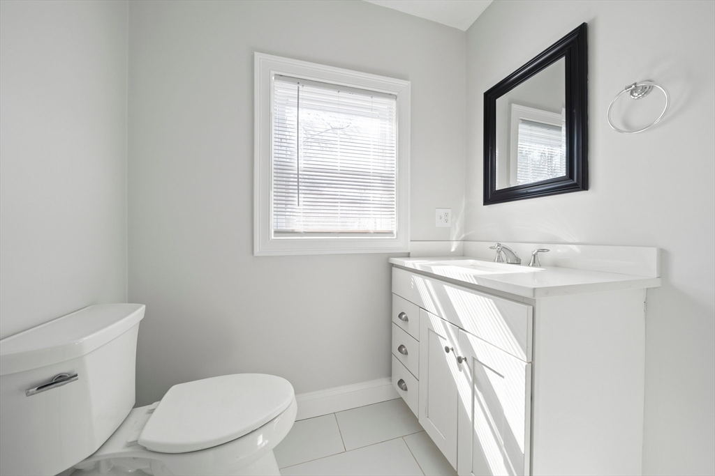 35 Phillips Ave, Stoughton