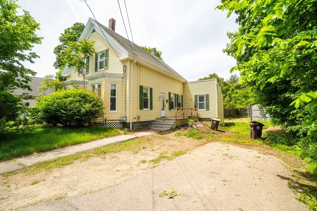 18 Drew Ave, Weymouth