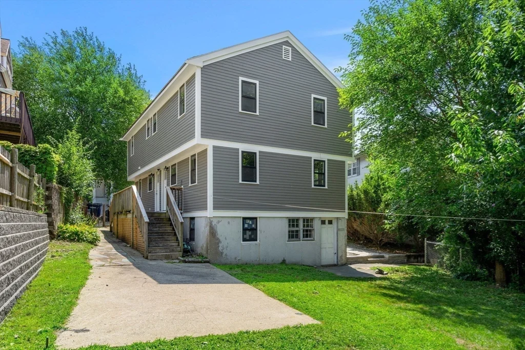 94 North St, Tufts University