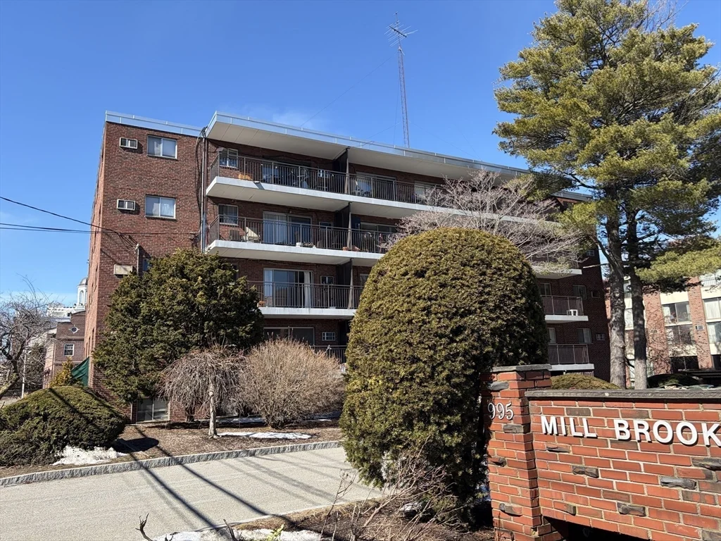 995 Mass Ave, Arlington