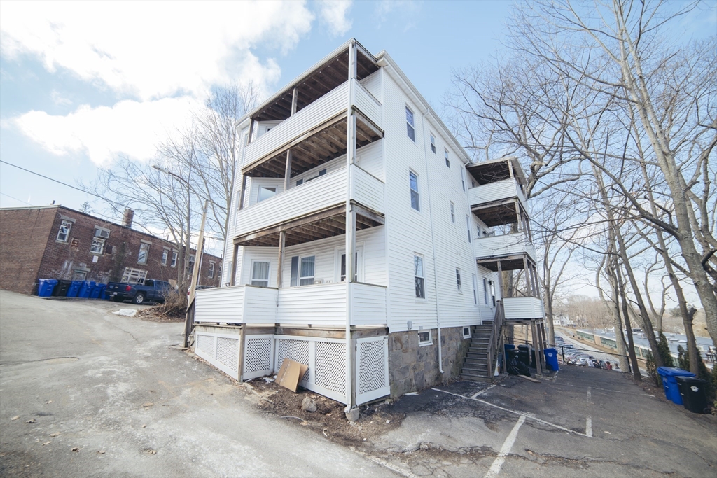 10 Duffley Ct, Chestnut Hill