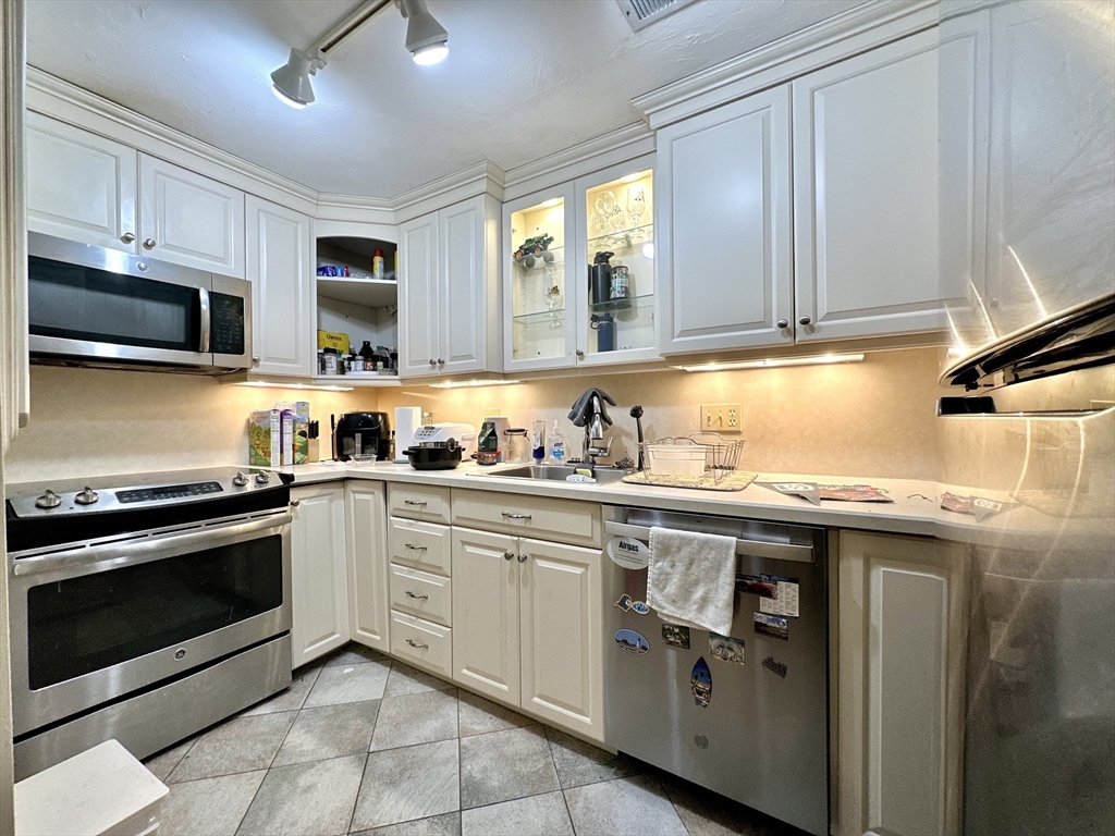 142 Quincy Shore Dr, North Quincy