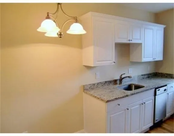 55 Phillips St, Beacon Hill