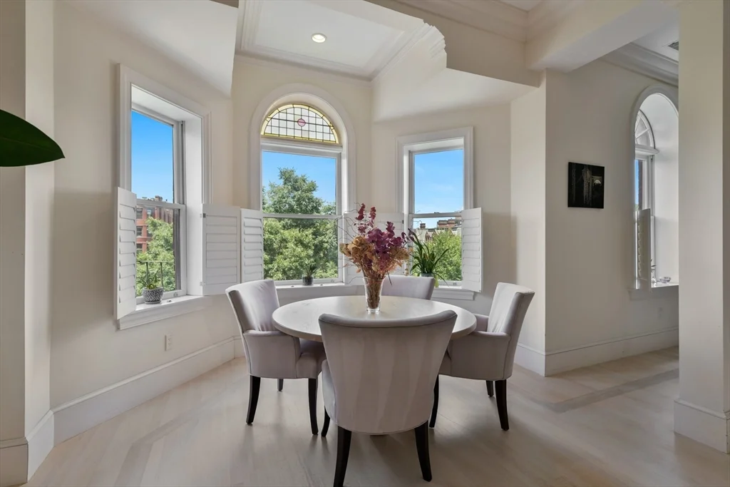 294 Commonwealth Ave, Back Bay