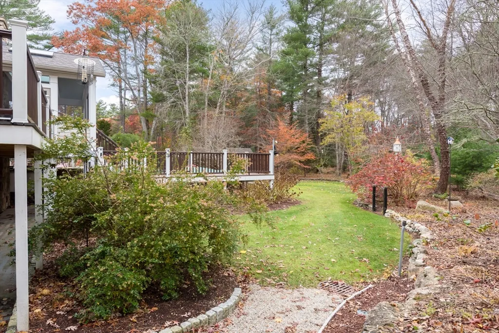 15 Parlowtown Rd, Marion