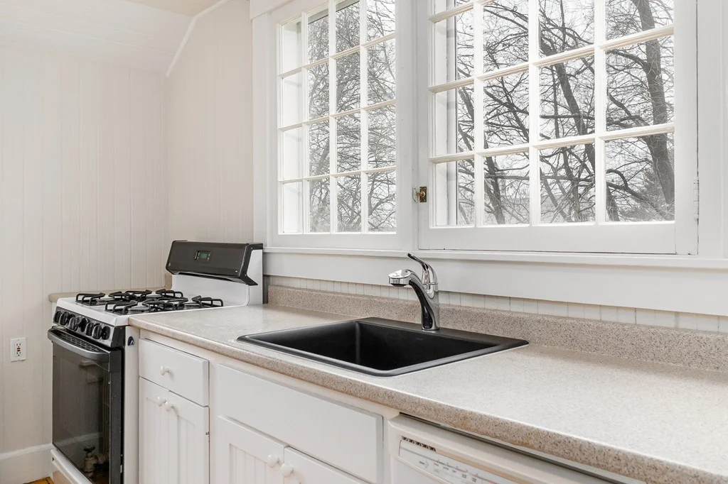 92 Farmers Row, Groton