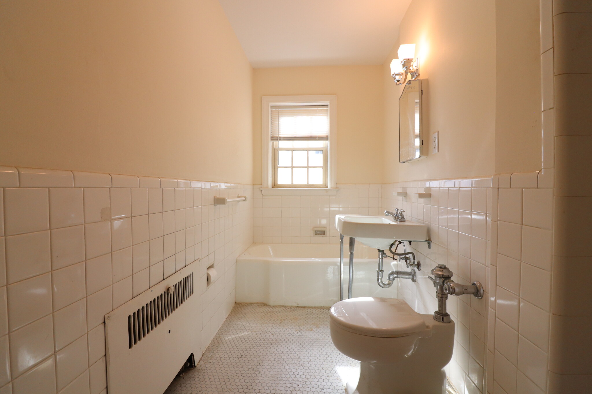 312 Washington St, Wellesley