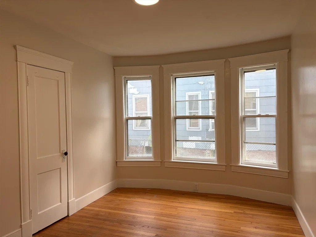 271-273 Pleasant St, Holyoke