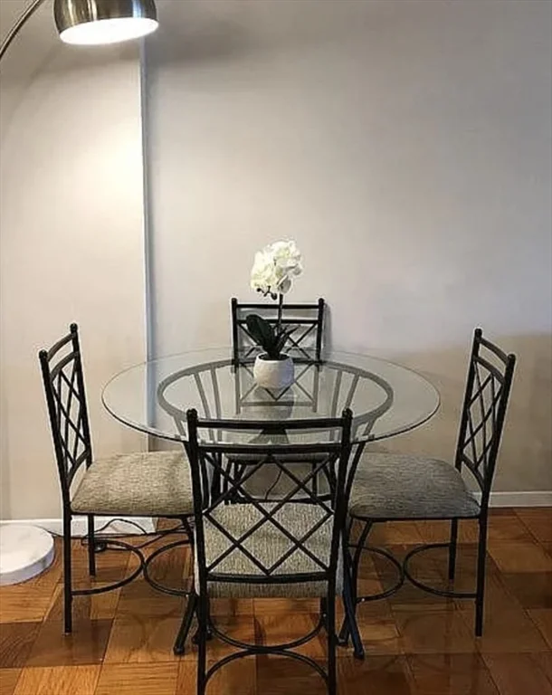 2 Hawthorne Pl, West End