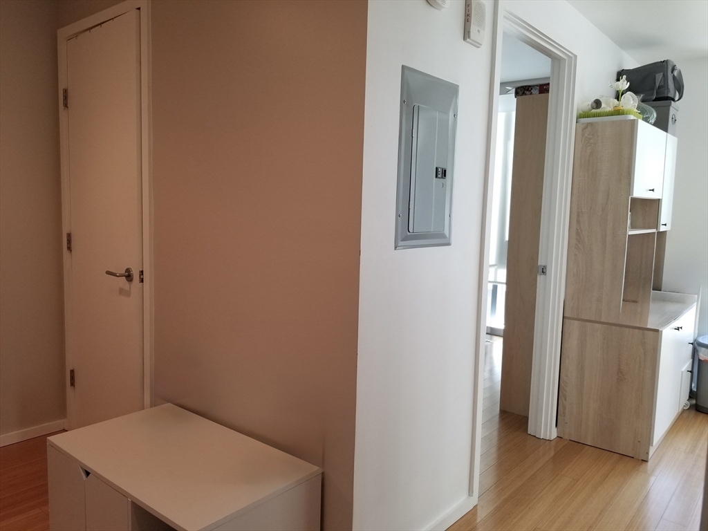 2 Earhart, East Cambridge