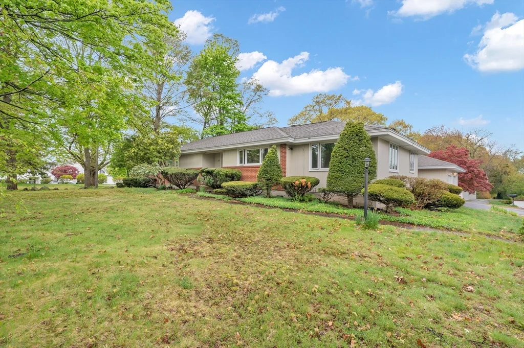 35 Peters St, North Andover