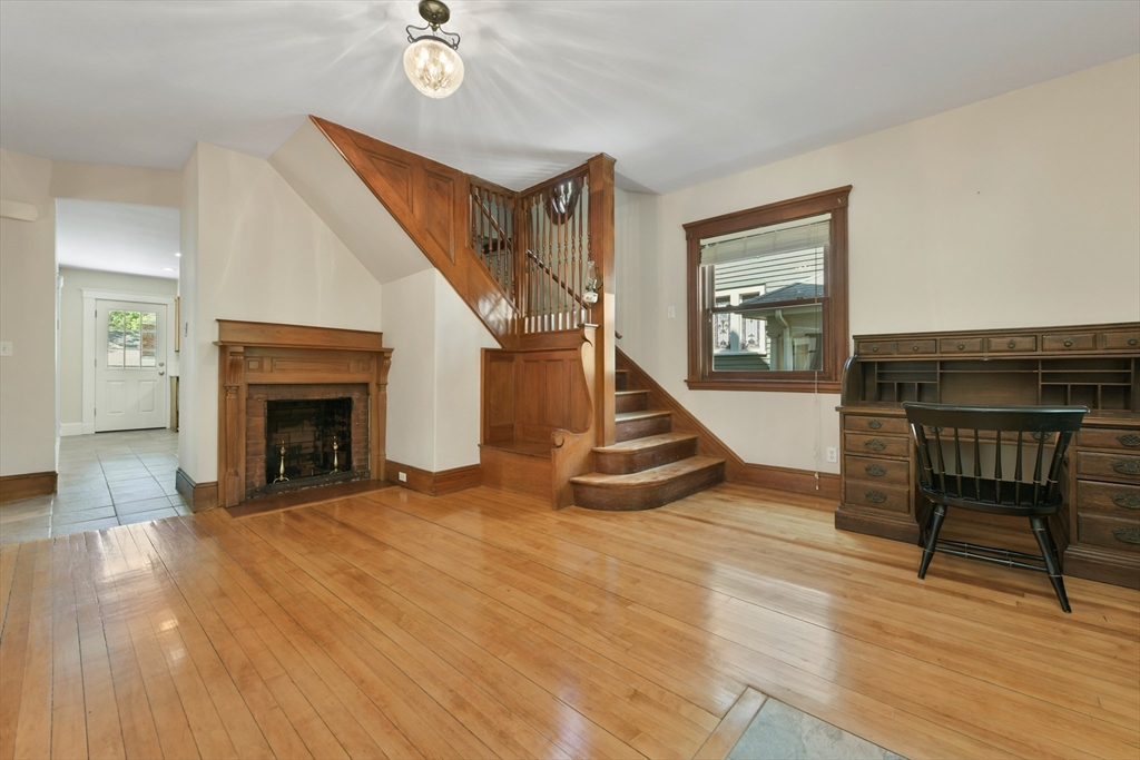 28 Meredith St, West Roxbury